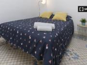 Amplia habitación en un apartamento de 9 dormitorios en...