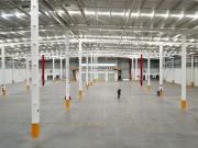 Amplia Nave Industrial de 17,546 m² con Ubicación...