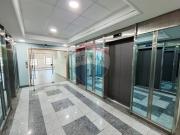 Amplia Oficina a pasos de Metro U.Chile