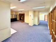 Amplia oficina amoblada call center