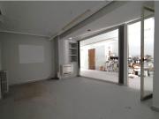 Amplia oficina en entreplanta de edificio representativo...