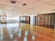 Amplia oficina planta libre, gran ubicación! metro