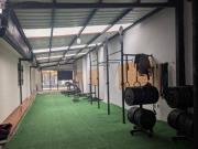 AMPLIA PROPIEDAD 580 m2 CON GALPONES Y DEPARTAMENTO