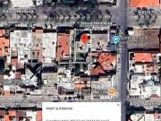 AMPLIA PROPIEDAD, CASA DE 2 NIVELES CON JARDINES