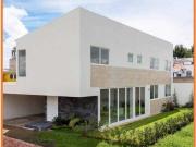 Amplia residencia con Jardin y Terraza en Renta en Metepec