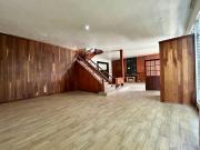 Amplia residencia con potencial único para rediseñar a...