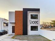 AMPLIA RESIDENCIA DE 3 RECÁMARAS EN ESQUINA EN ZONA...