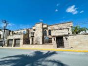 Amplia Residencia en Col. JARDIN