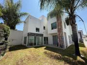 Amplia Residencia en Venta en Morillotla