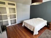 Amplía Suite en casa grande con jardín junto a Plaza...