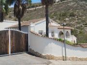 Amplia villa de 258 m² en una parcela esquinera de casi...