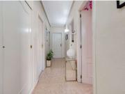 AMPLIA VIVIENDA CÉNTRICA CON SOLÁRIUM PRIVADO EN TORREVIEJA