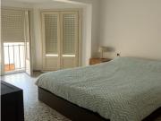 Amplia vivienda esquina en zona céntrica y con todo tipo...