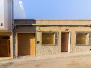 AMPLIA VIVIENDA TODO EN UNA PLANTA CON GARAJE Y PATIO EN...