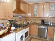 AMPLIA VIVIENDA ZONA GASOLINERA ÁFRICA. CON GARAJE INCLUÍDO