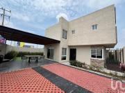 Amplia y bonita casa en venta con acceso a increibles...