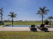 AMPLIA Y COMODA CASA EN CHACRAS DE LA TRINIDAD