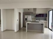 Amplia y cómoda casa en fraccionamiento súper ubicado