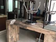 AMPLIA Y COMODA CASA SOBRE AVENIDA