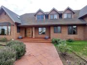 Amplia y entretenida casa 5 dormitorios