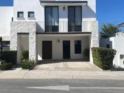 ¡amplia y hermosa casa amueblada en torre de piedra,...