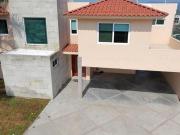 Amplia y Hermosa Casa en Venta en Villas de Irapuato