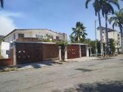 Amplia y Hermosa Quinta en venta ubicada en La Vina...