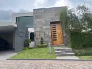 Amplia y moderna casa de venta en Tumbaco