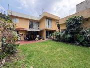 amplia y ubicada casa