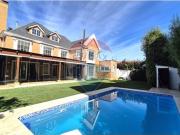 Amplia/luminosa casa 3 pisos Pinares de Montemar