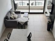 Amplio 2 ambientes con entrepiso y balcón