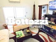 Amplio 3 ambientes en PB con patio Ubicación estratégica