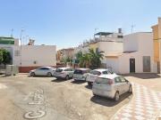 AMPLIO ADOSADO EN EL CENTRO DE BORMUJOS OCUPADO!