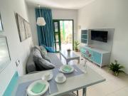 Amplio apartamento con dos dormitorios, terraza privada!...