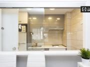 Amplio apartamento de 1 dormitorio con balcón en...