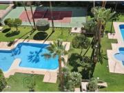 Amplio apartamento de 2 dormitorios y piscina