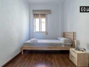 Amplio apartamento de 3 dormitorios con balcón en...