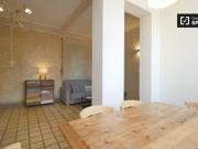 Amplio apartamento de 3 dormitorios con balcón y aire...