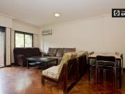 Amplio apartamento de 5 dormitorios en alquiler en...