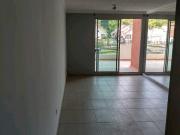 Amplio Apartamento para La Venta en la Avenida Sur,...