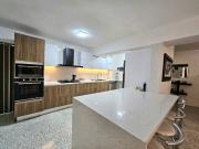 Amplio Apartamento Remodelado en El Cafetal