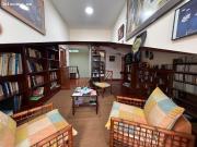 AMPLIO CHALET CON TERRENO Y PISCINA