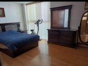 Amplio cuarto con baño privado