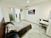 AMPLIO DEPA AMUEBLADO CON EXCELENTE UBICACIÓN DENTRO DE...