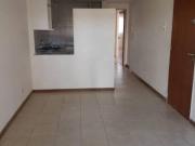 Amplio departamento 1 dormitorio al frente con balcón