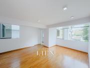 Amplio departamento 3dorm frente a parque con...