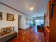 Amplio departamento de 2 dormitorios y 4 ambientes...