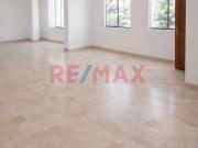 Amplio Departamento En La Molina Con Pisos De Marmol