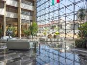 ¡Amplio departamento en torre con amenidades de lujo!