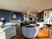 Amplio departamento en venta sector Bellavista, edificio...